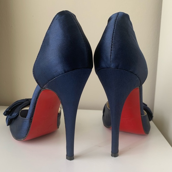 Christian Louboutins satin bow peep toe - Picture 3 of 7